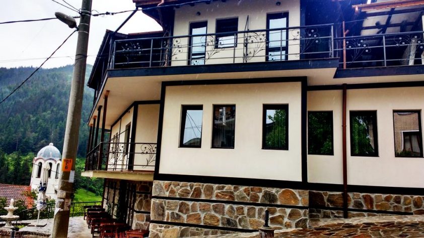 Почивка в село Фотиново | Хотел Вълчановата къща